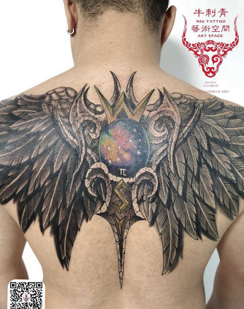 翅膀纹身图片_背部欧美写实纹身图案