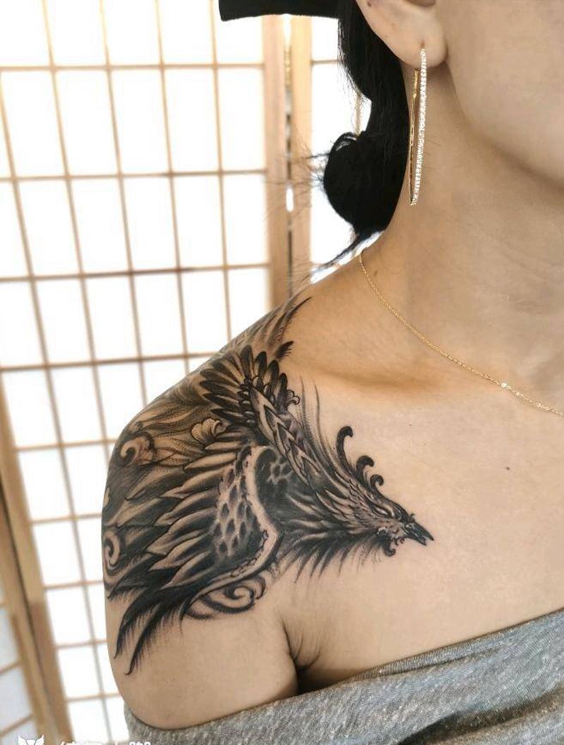 凤凰纹身图片_背部肩部点刺新传统纹身图案