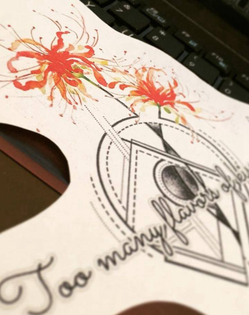 彼岸花+几何图形纹身图片_手稿腰部清新欧美植物几何图腾原创纹身图案