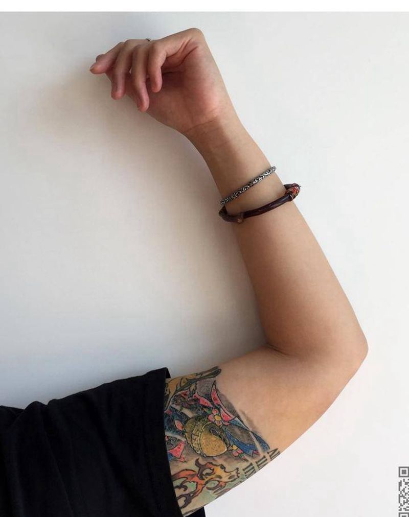 铃铛纹身图片_成品手臂传统清新静物植物原创纹身图案