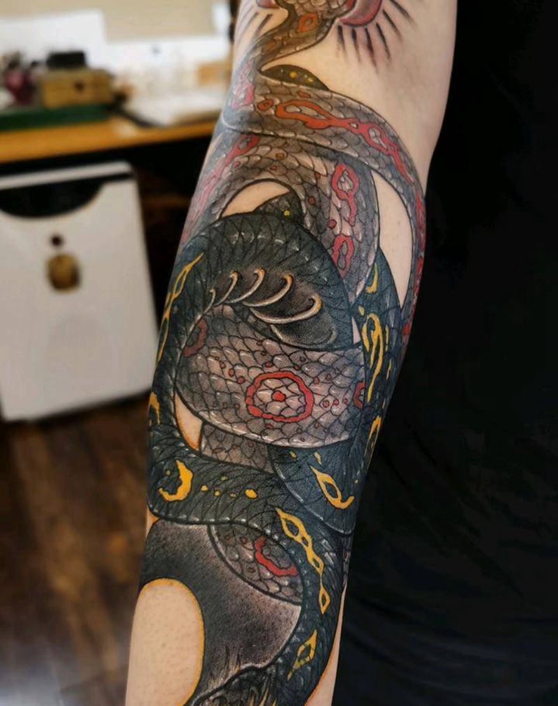 双蛇纹身图片_手臂欧美写实New School纹身图案