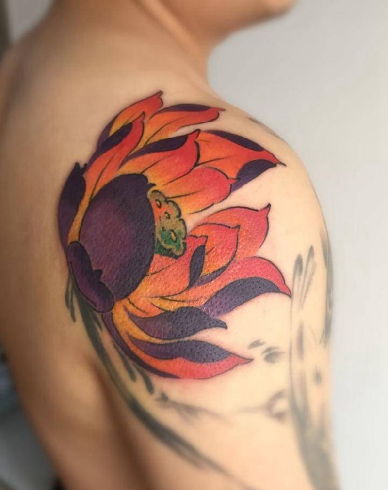 荷花修改纹身图片_背部新传统纹身图案