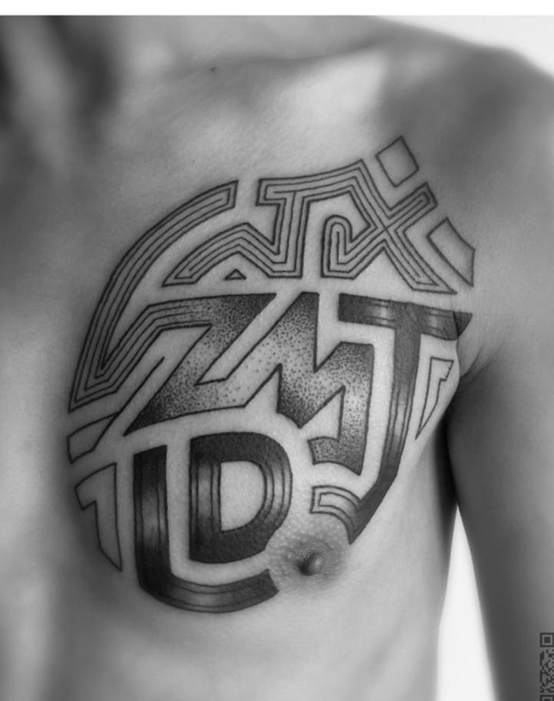 异型字母图腾纹身图片_成品胸部清新几何字符图腾原创纹身图案