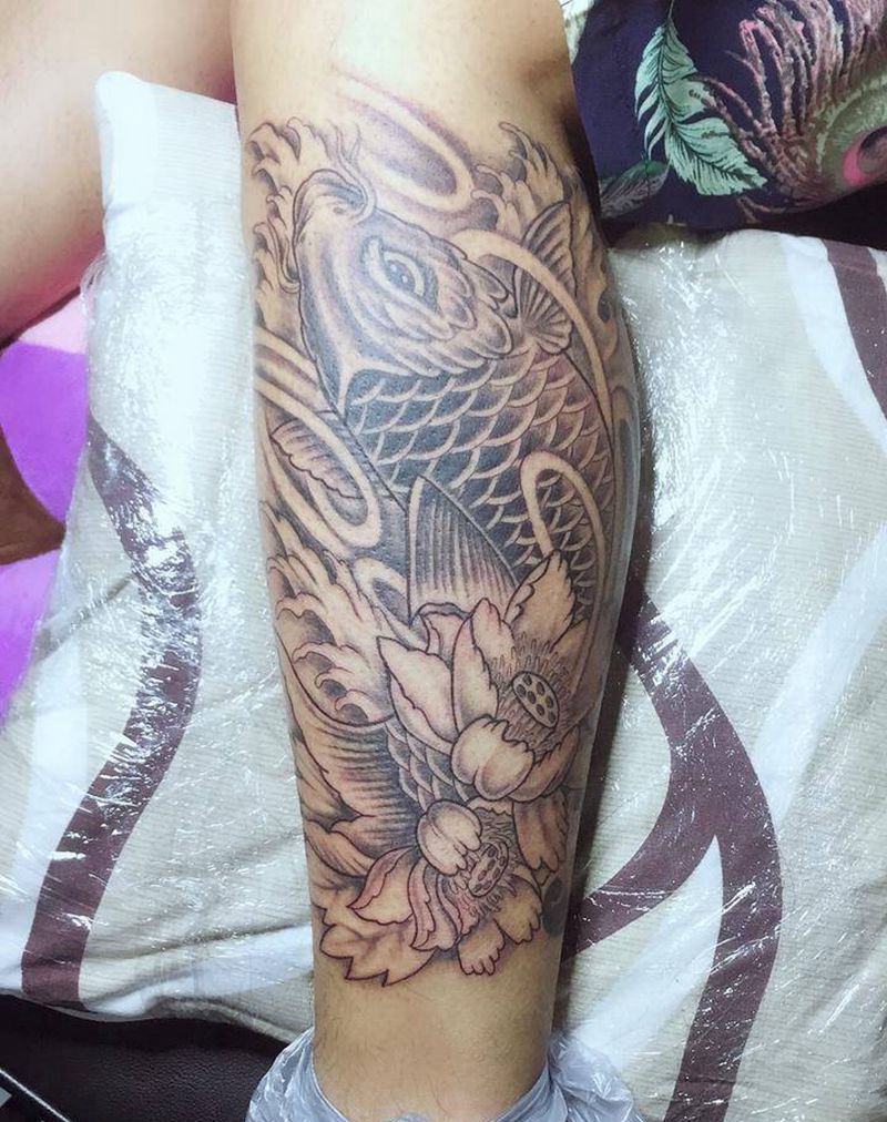 小腿鲤鱼纹身图片