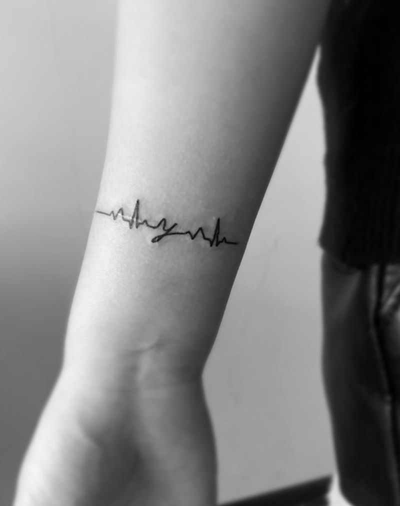 心电图纹身图片_手臂图腾纹身图案