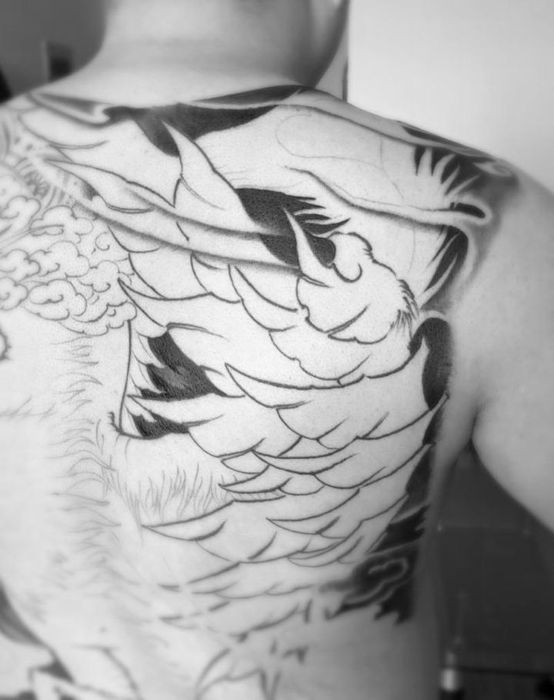 凤凰纹身图片_背部新传统纹身图案