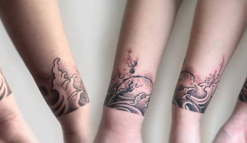 海浪梅花2.0纹身图片_成品手臂传统清新植物原创纹身图案