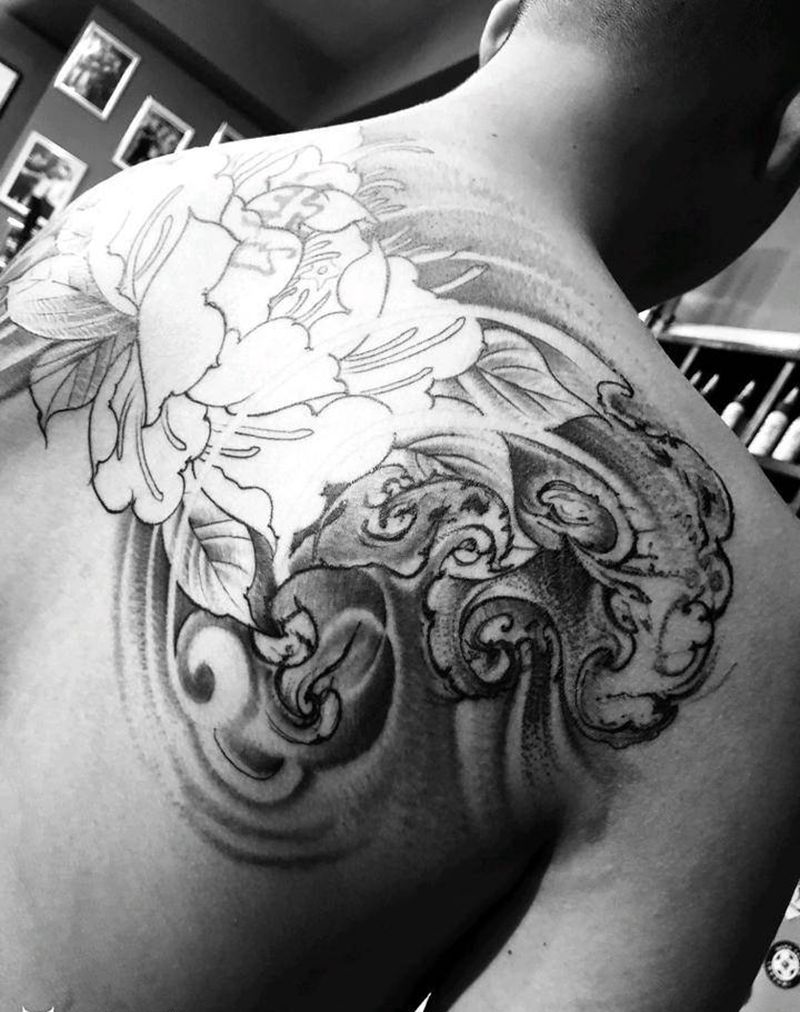 花纹身图片_肩部新传统纹身图案