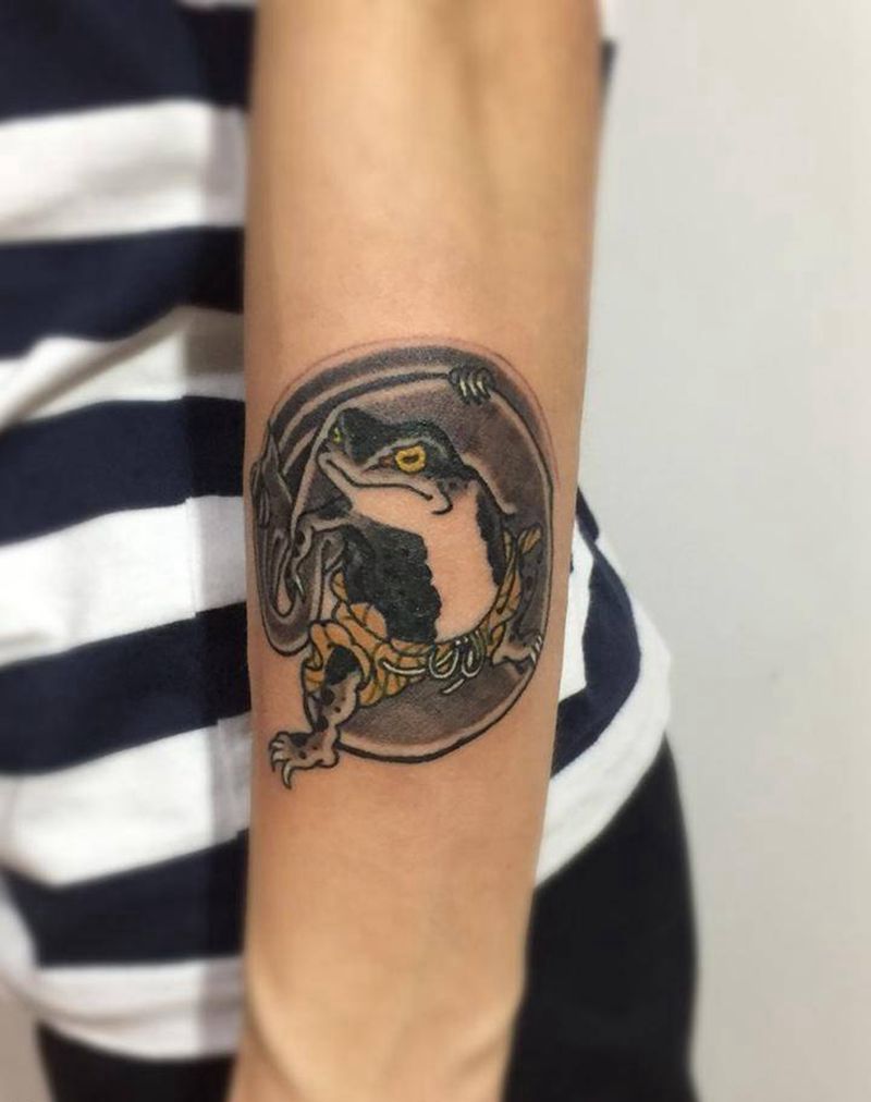 蛤蟆风神纹身图片_成品手臂传统清新动物纹身图案