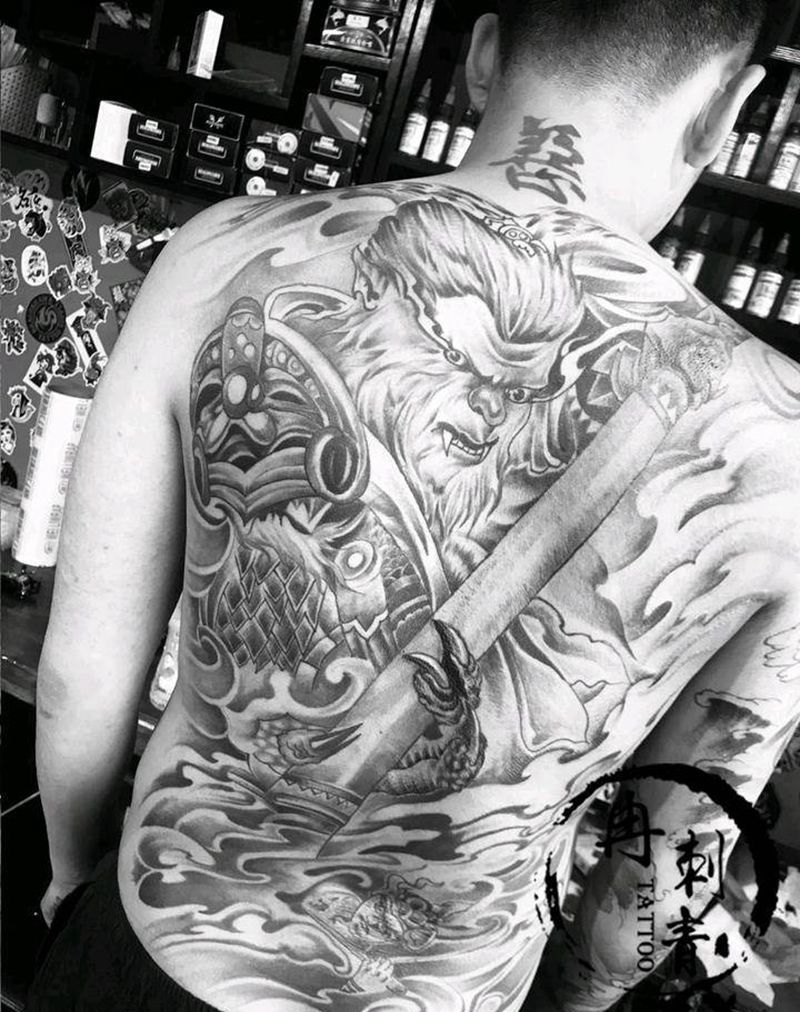 猴子纹身图片_背部腰部新传统水墨纹身图案