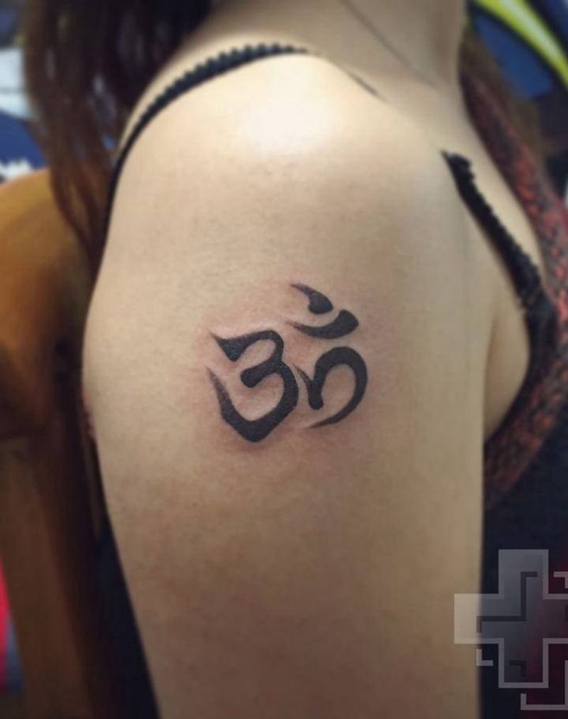 梵文纹身图片_成品肩部传统字符纹身图案