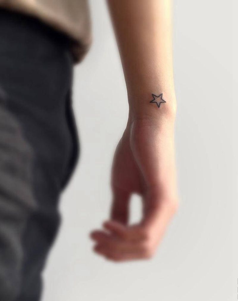 小星星纹身图片_成品手臂清新几何图腾纹身图案
