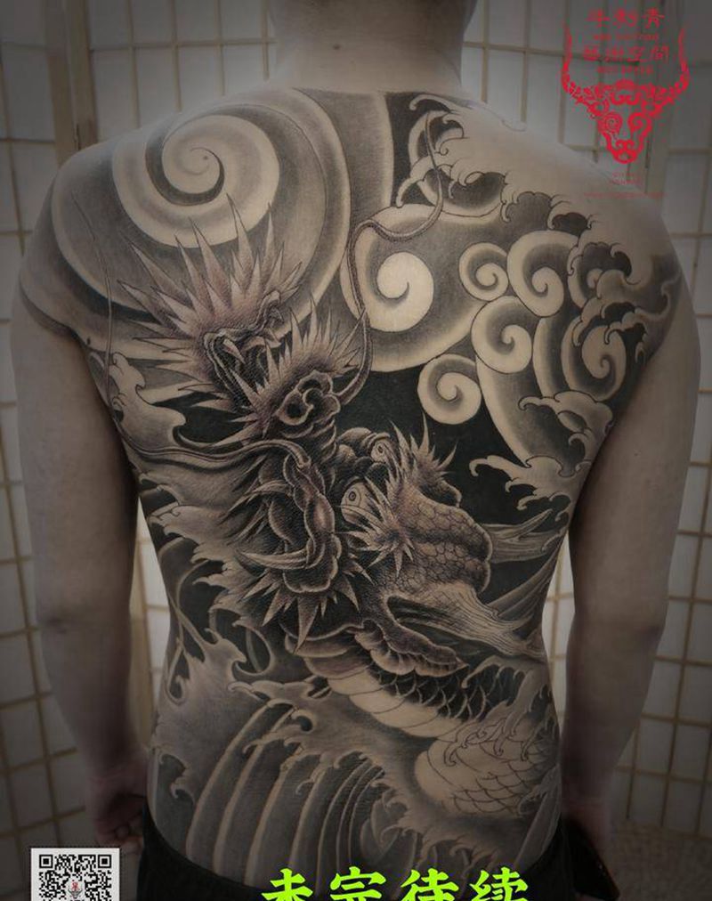 龙纹身图片_背部新传统老传统纹身图案