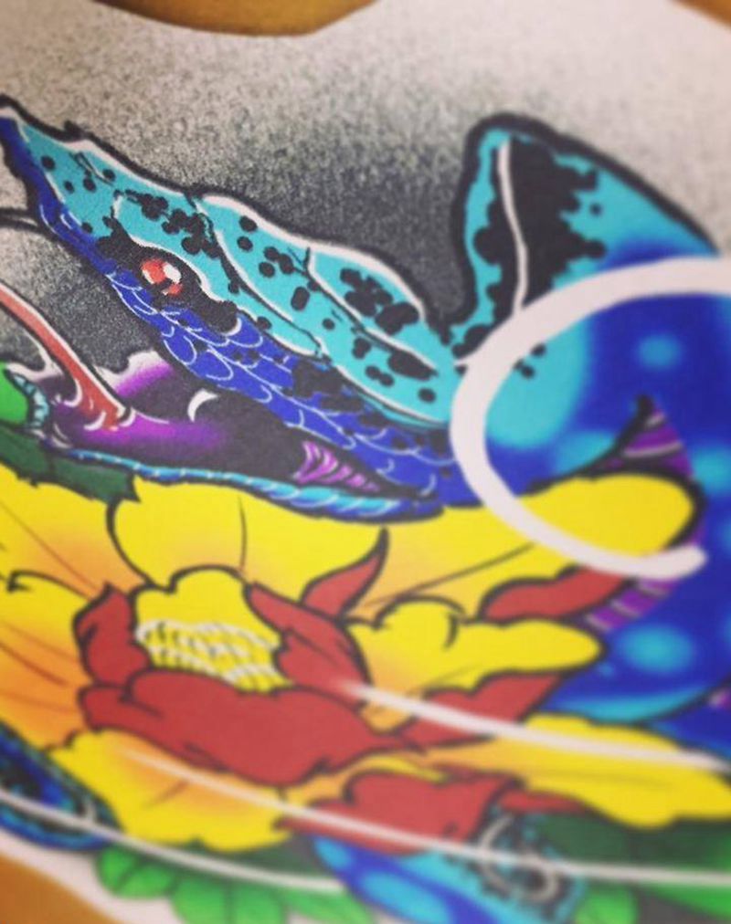 蛇戏牡丹纹身图片_手稿手臂腿部传统清新动物植物原创纹身图案