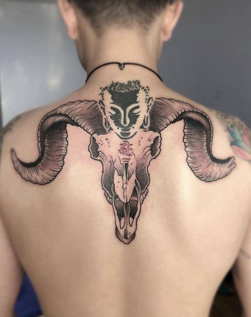 山羊头骨纹身图片_背部图腾点刺纹身图案
