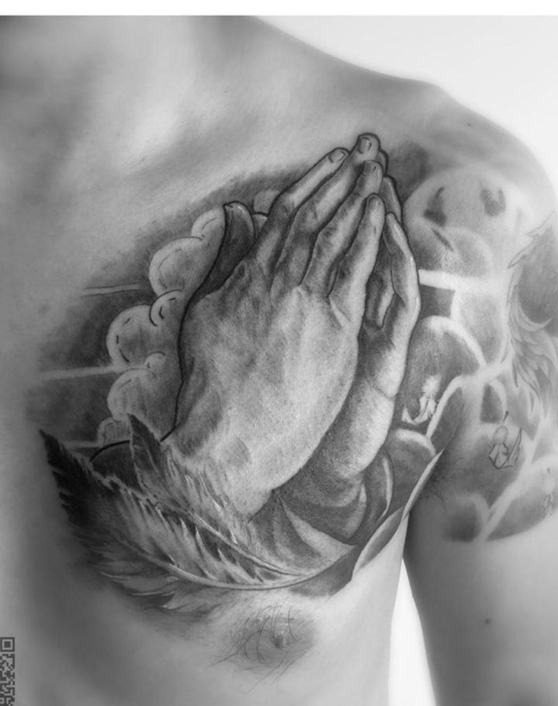 祈祷之手纹身图片_成品胸部写实人物静物原创纹身图案
