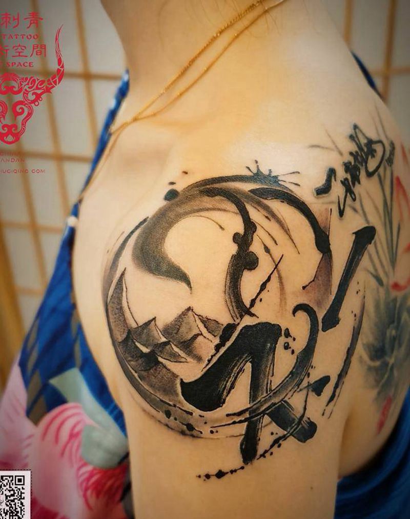 水墨纹身图片_肩部背部水墨纹身图案