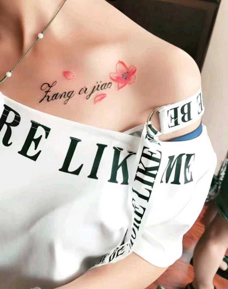 字母纹身图片_肩部花体字纹身图案