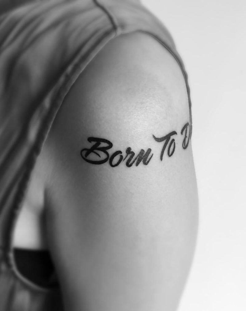 英文纹身图片_成品肩部清新字符图腾纹身图案