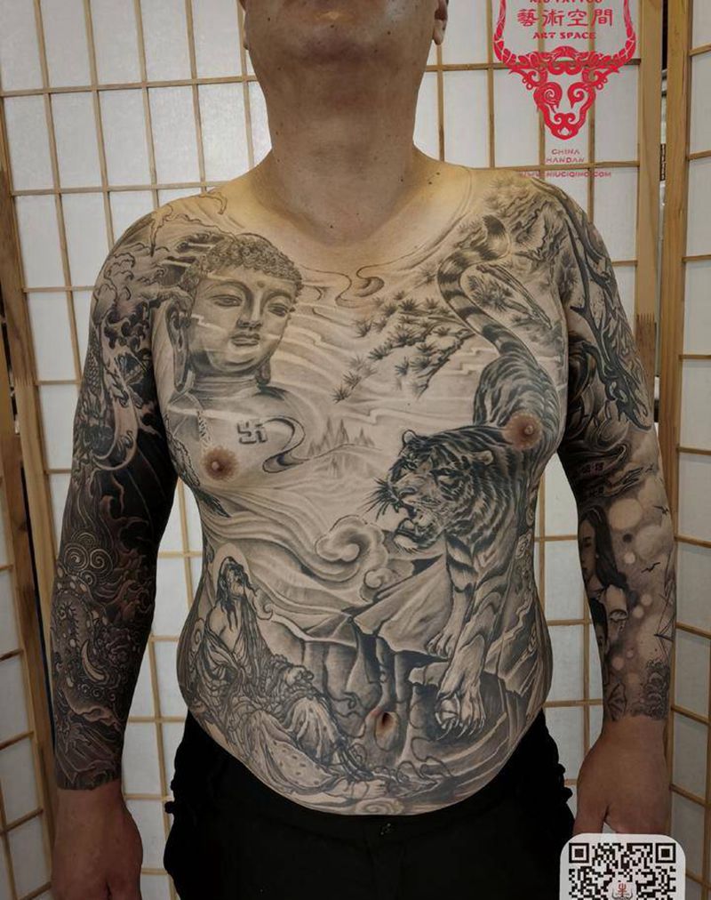 上半身完成纹身图片_胸部手臂新传统欧美写实纹身图案