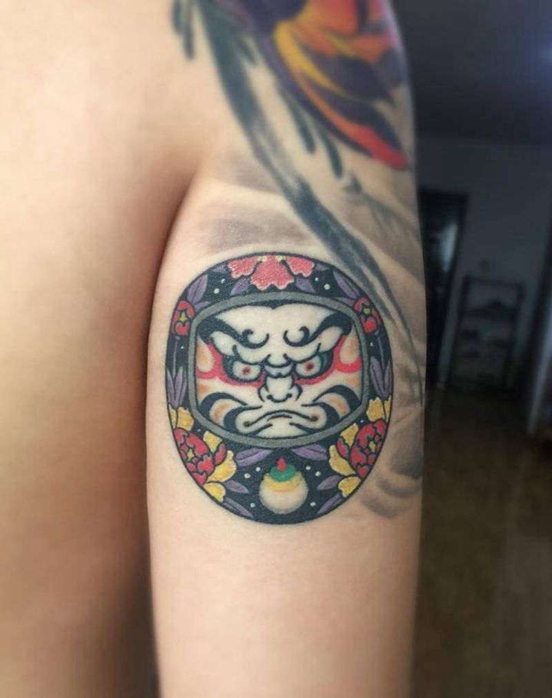 达摩蛋纹身图片_手臂老传统纹身图案