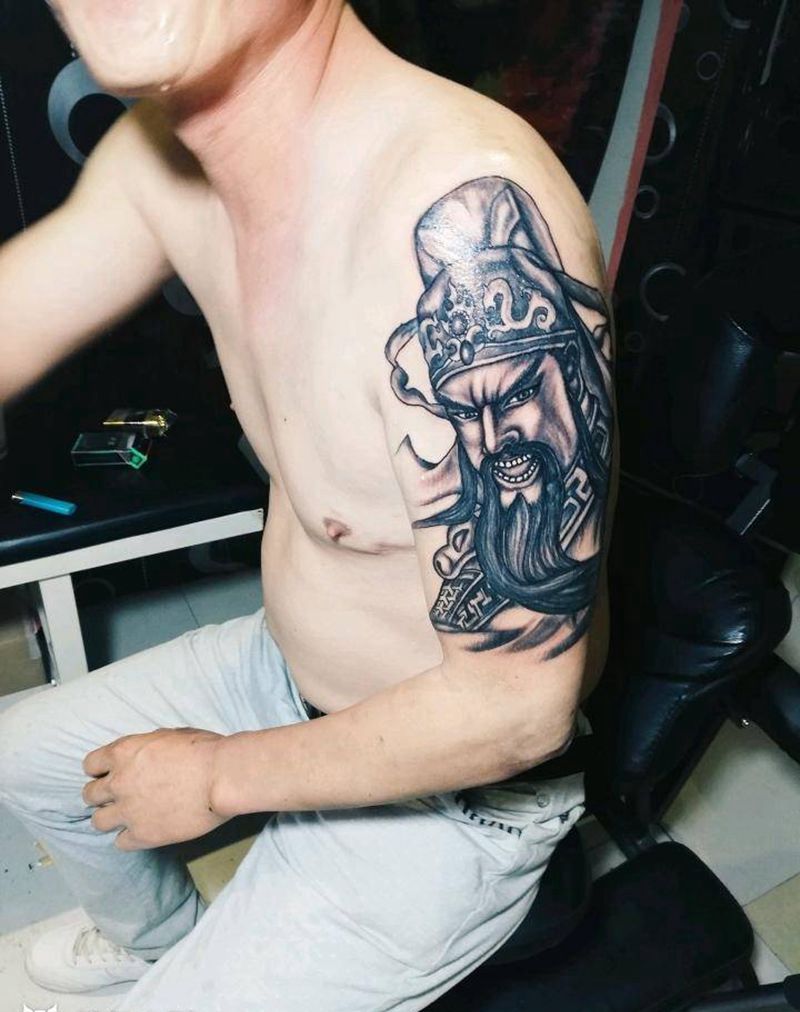 大臂关公纹身图片