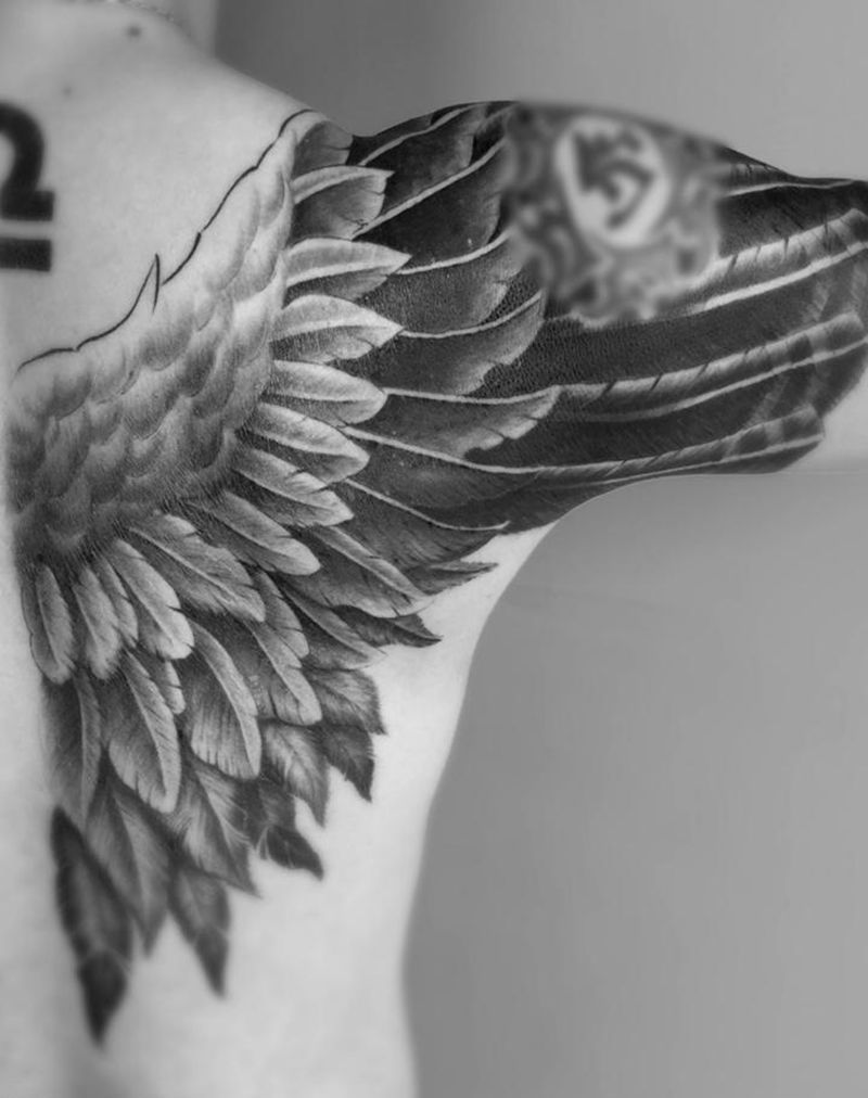翅膀和♎️纹身图片_成品背部手臂写实动物图腾纹身图案