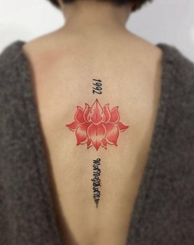 红莲花纹身图片_成品背部清新字符植物图腾纹身图案