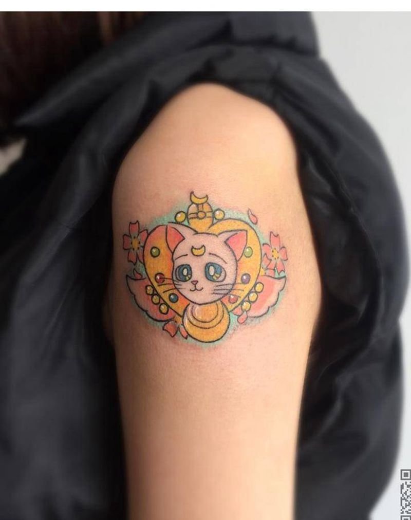 猫纹身图片_成品肩部欧美清新动物纹身图案