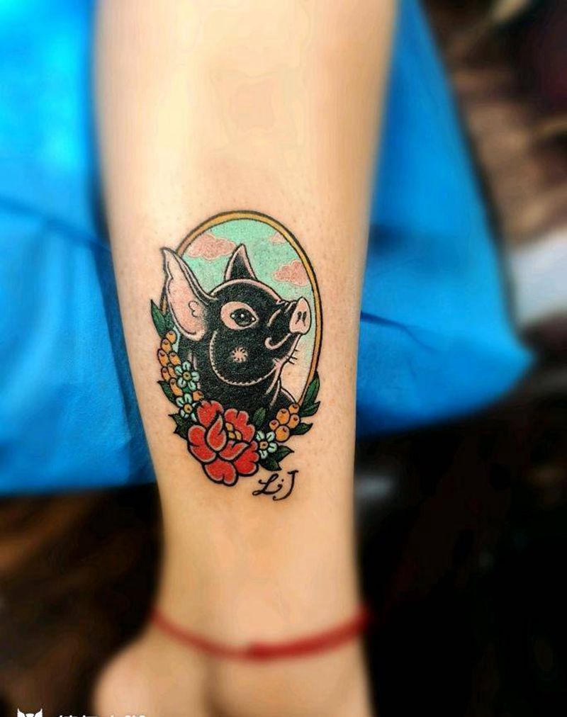 猪纹身图片_腿部Old School纹身图案