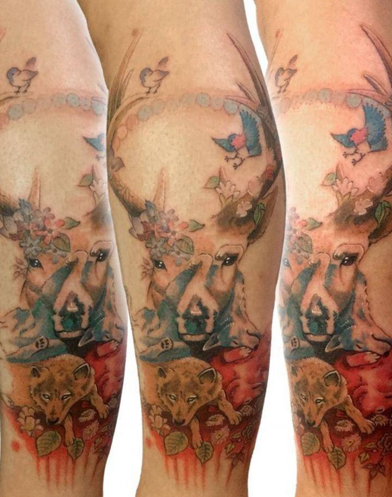 鹿和狼纹身图片_成品腿部欧美清新动物植物纹身图案