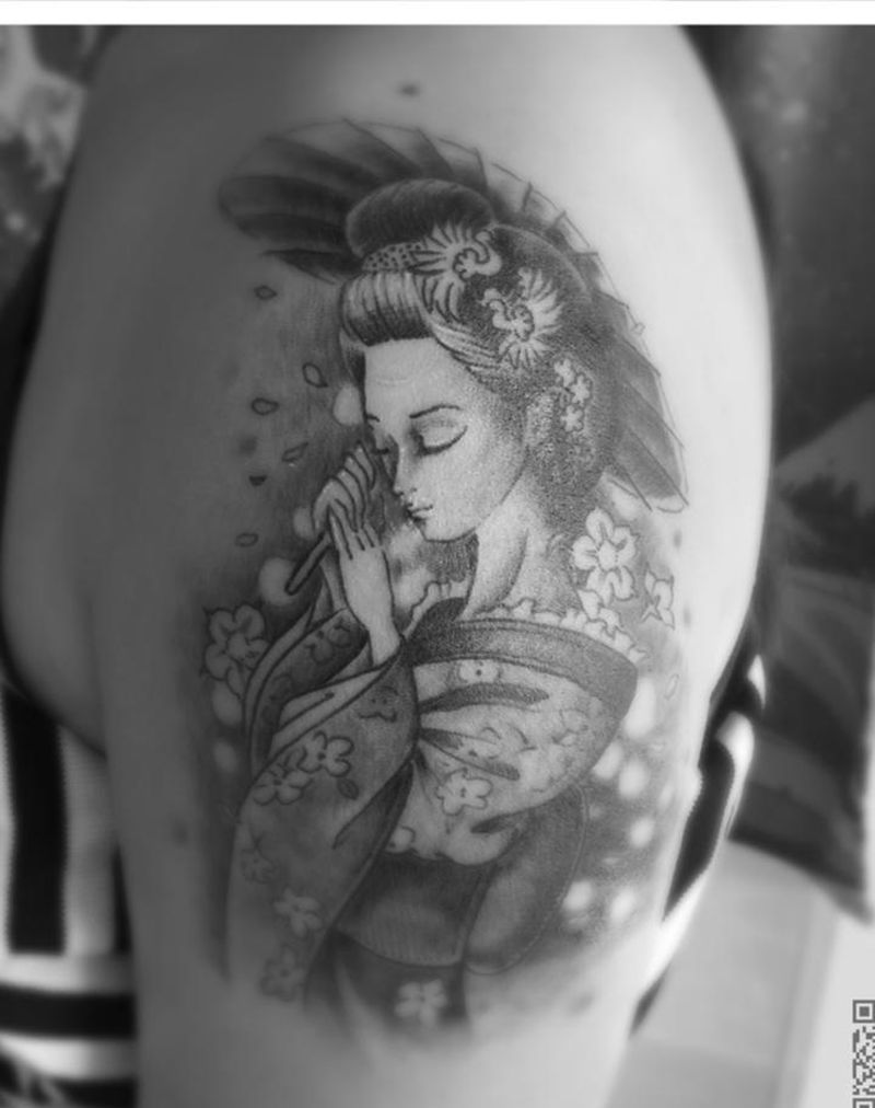 艺妓纹身图片_成品手臂清新欧美人物植物纹身图案