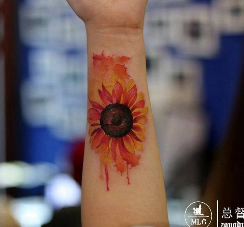 水彩晕染纹身图片_成品肩部手臂手部欧美清新动物植物晕染水彩纹身图案