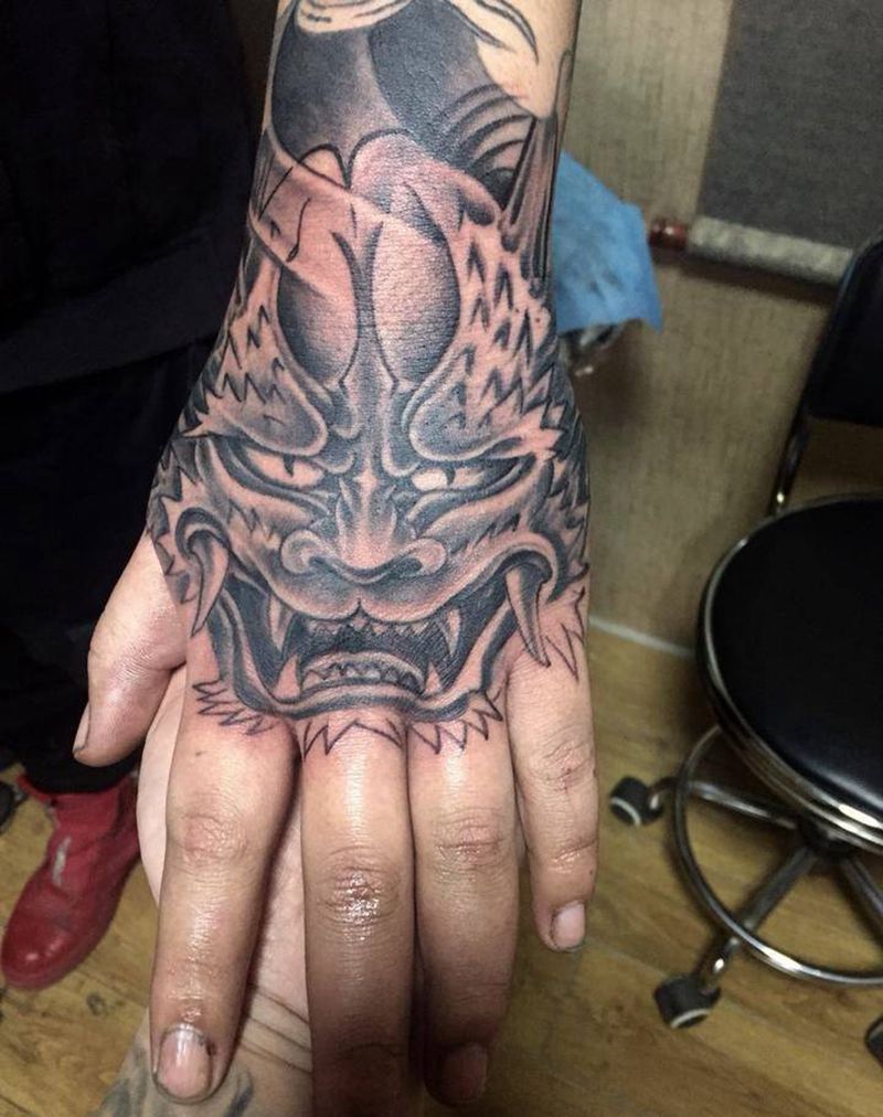 手掌鬼首！纹身图片