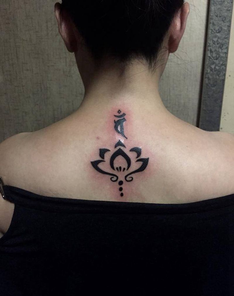 图腾荷花纹身图片