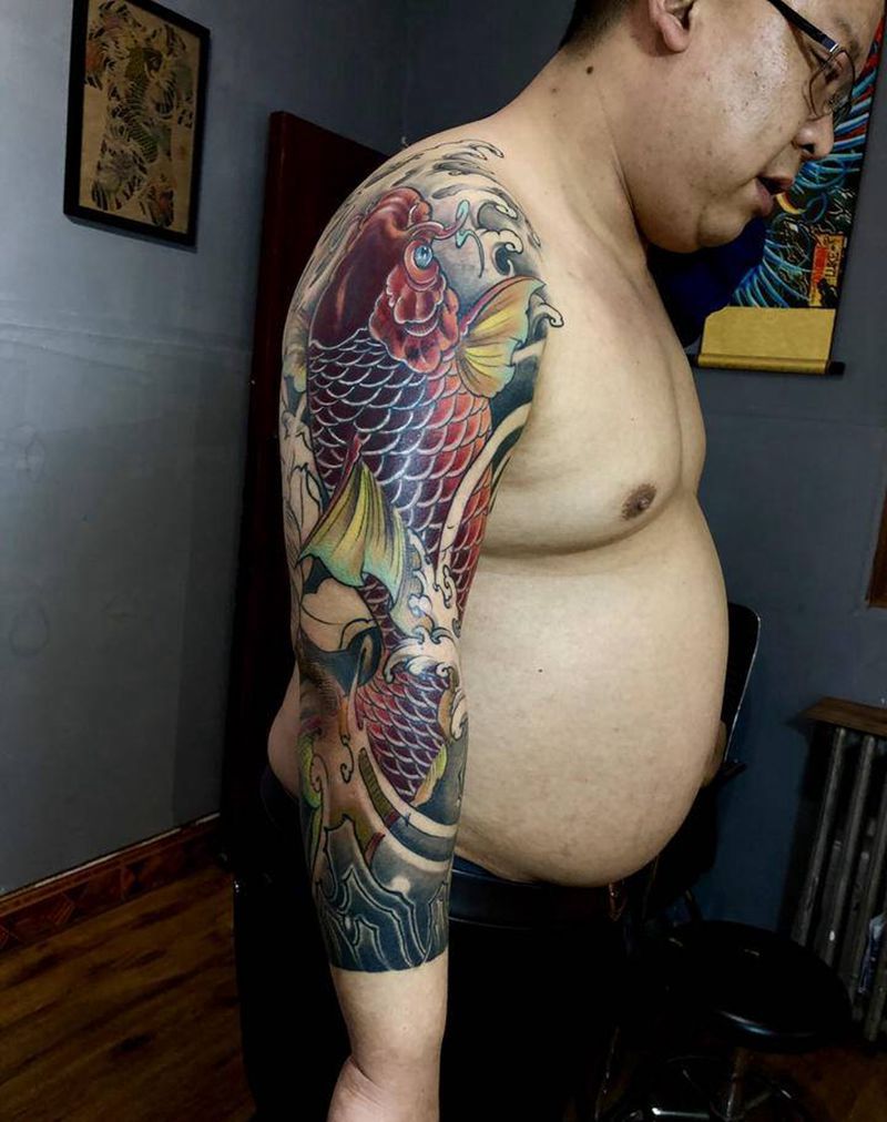 半成品纹身图片_肩部臀部新传统鱼纹身图案