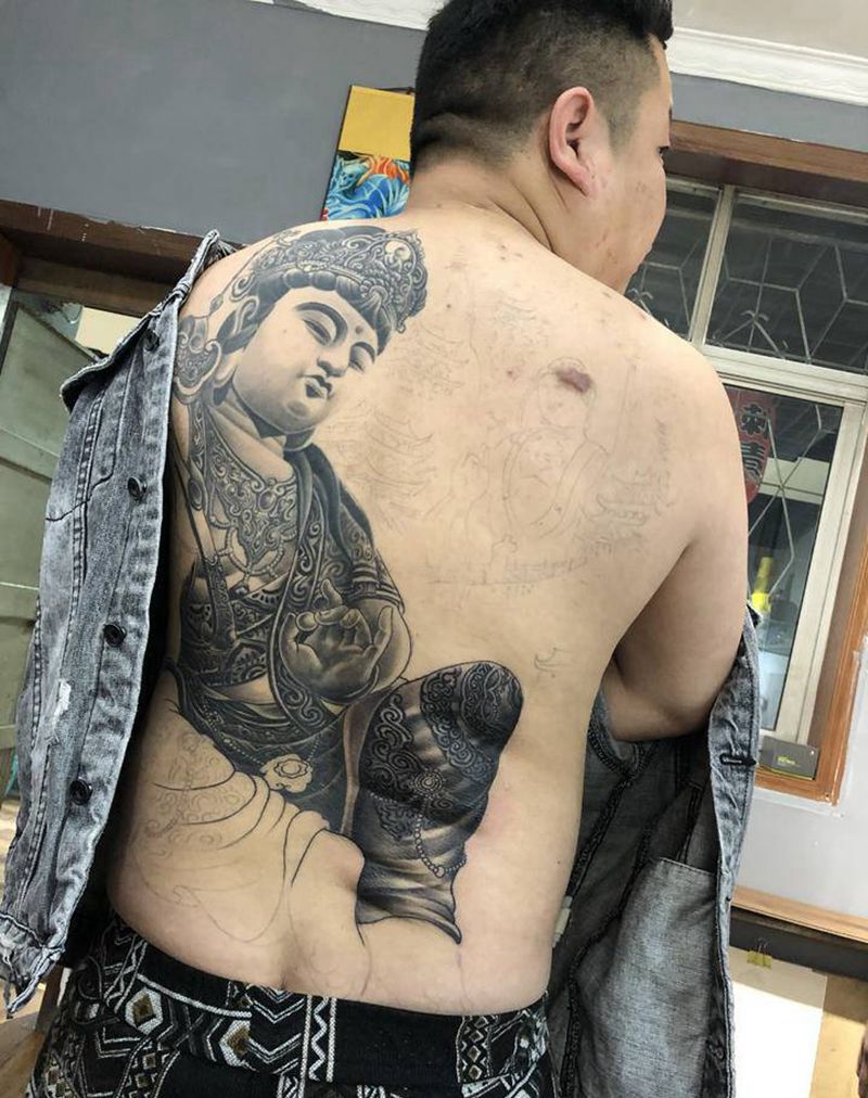 文殊纹身图片_背部臀部新传统纹身图案