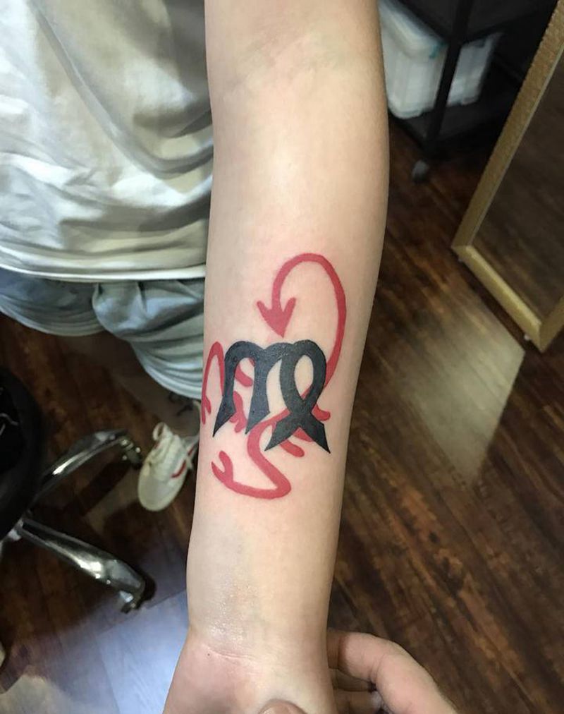 天蝎与处女纹身图片_手臂图腾纹身图案