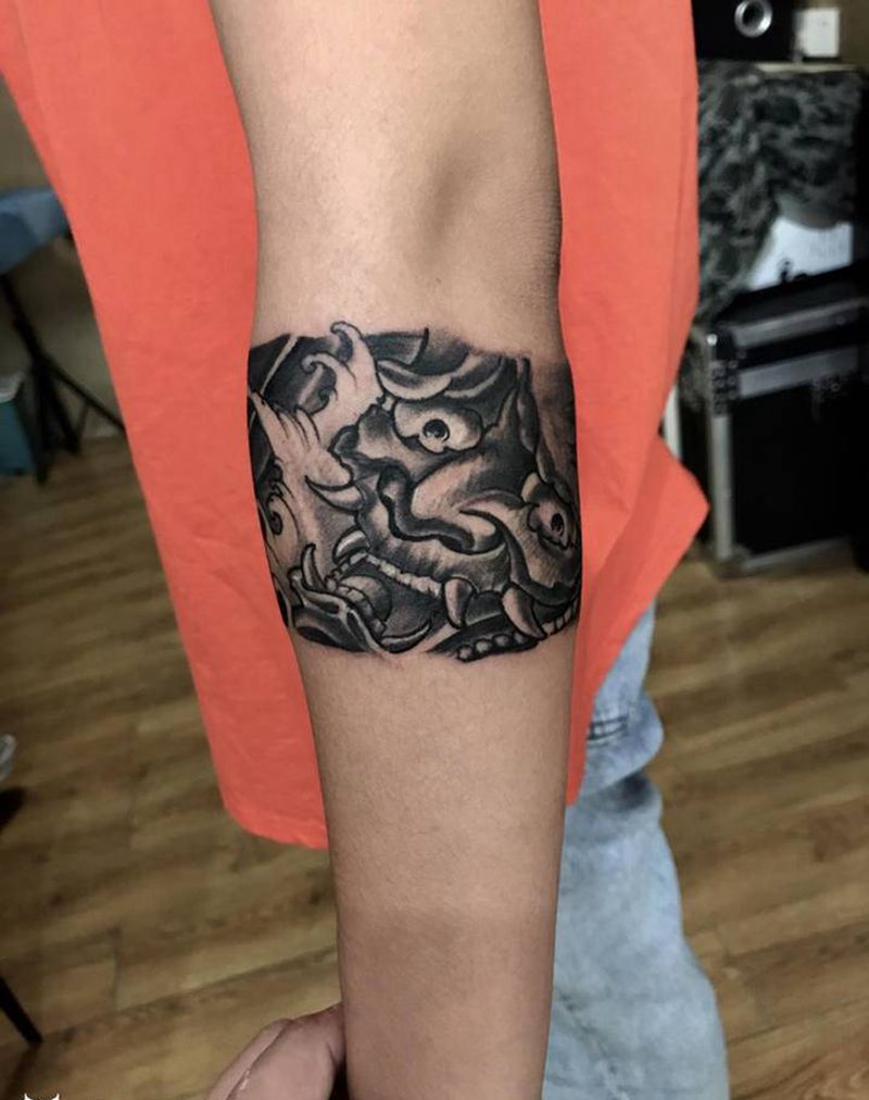 臂环覆盖纹身图片_手臂新传统纹身图案