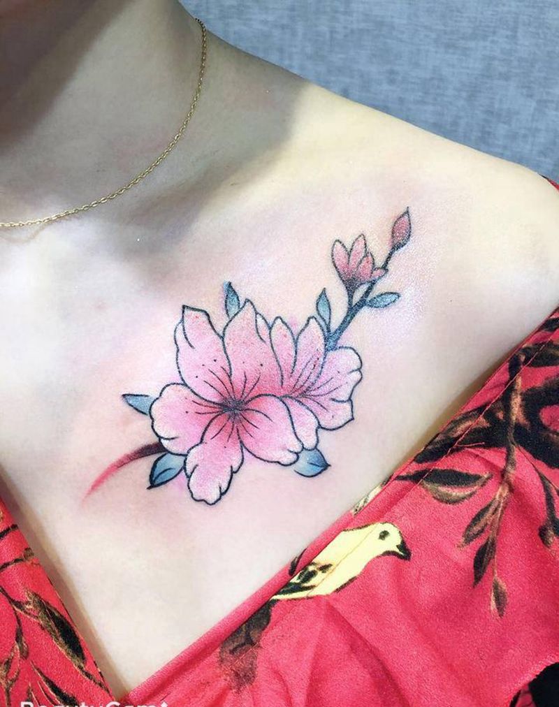 花纹身图片_胸部水彩纹身图案