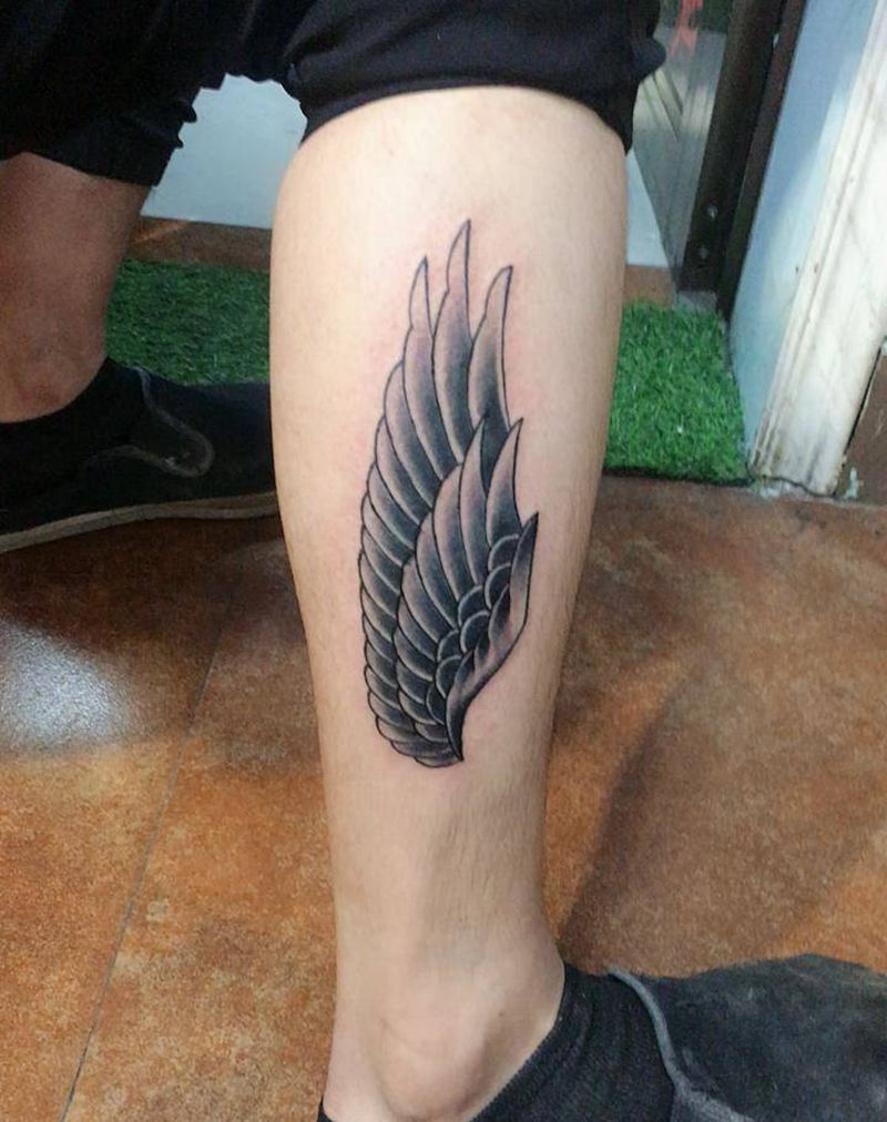 翅膀纹身图片_腿部纹身图案