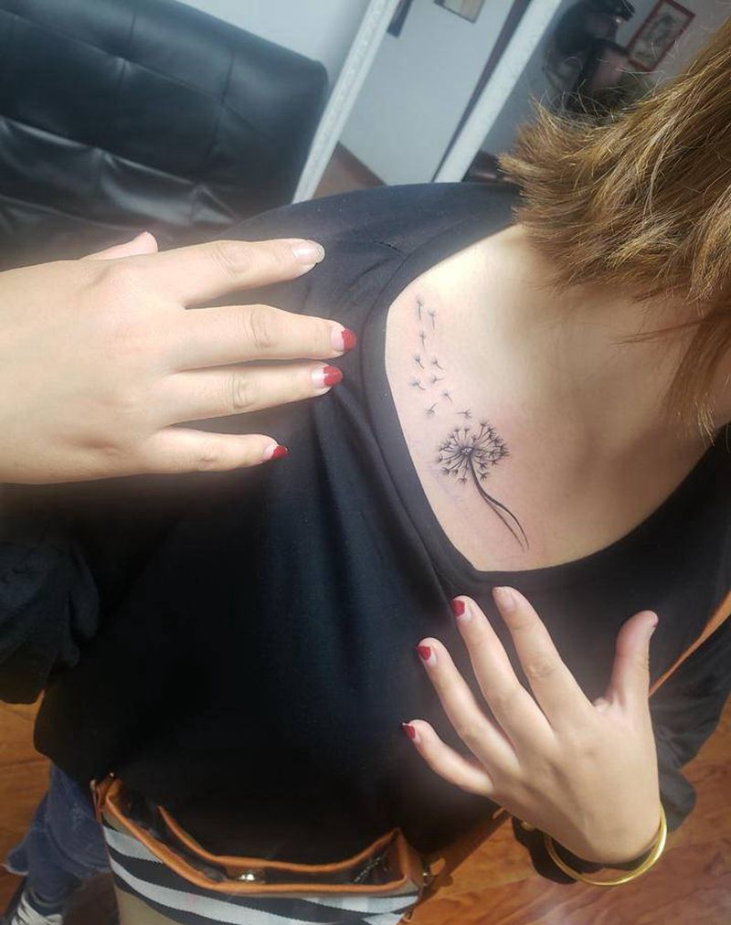 蒲公英纹身图片_胸部Old School纹身图案