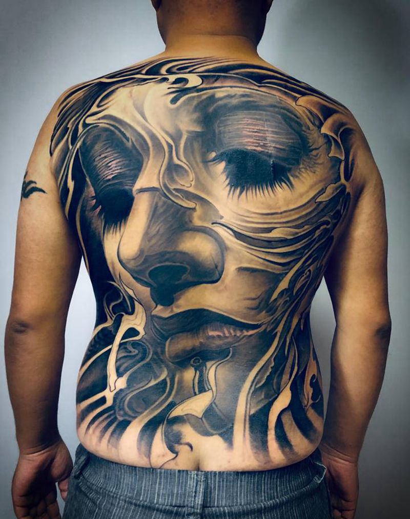 欧美纹身图片_背部欧美写实纹身图案