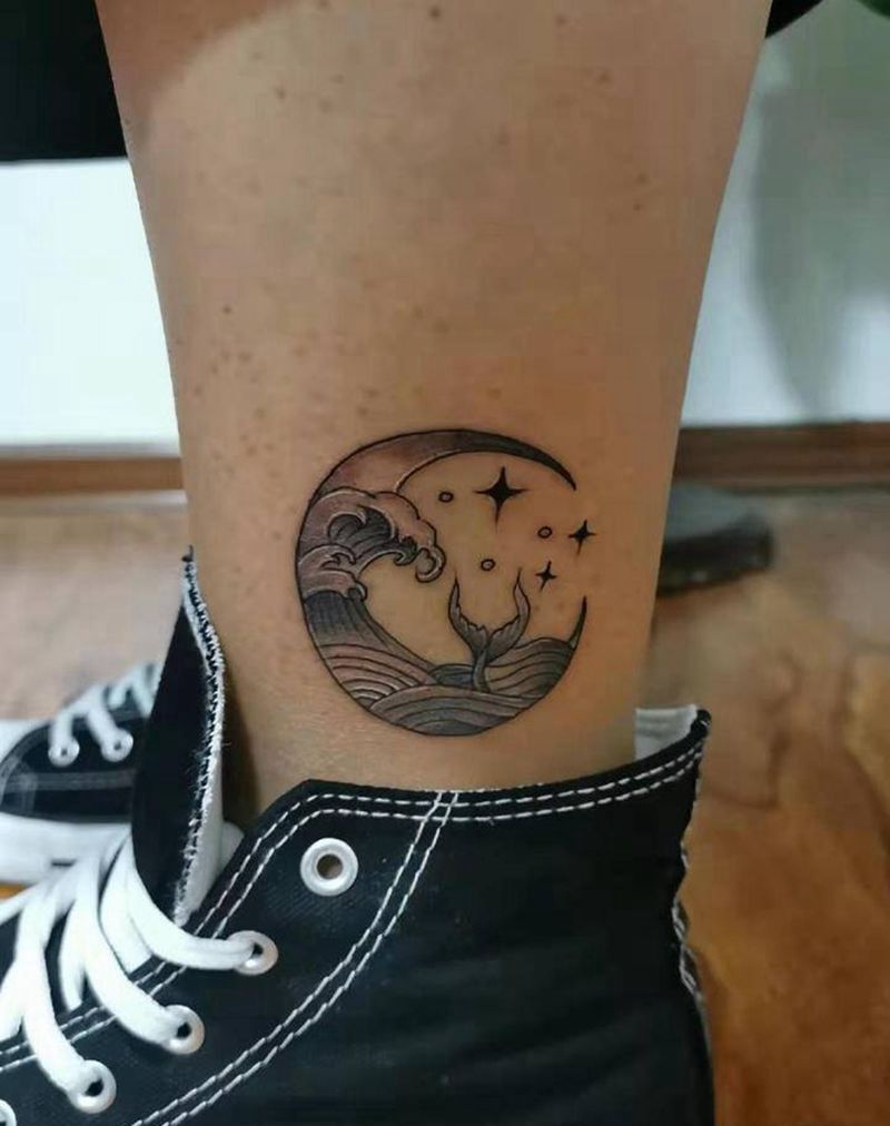 月亮纹身图片_腿部老传统纹身图案