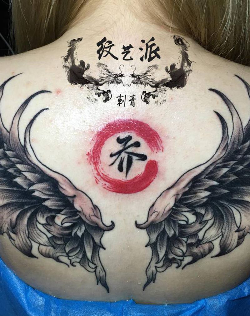 翅膀纹身图片_背部Old SchoolNew School纹身图案