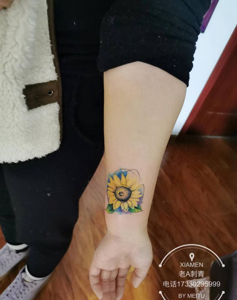 向日葵纹身图片_手臂老传统向日葵纹身图案
