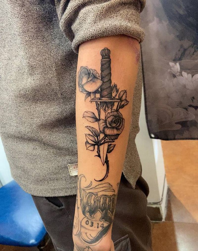 点刺纹身图片_手臂纹身图案