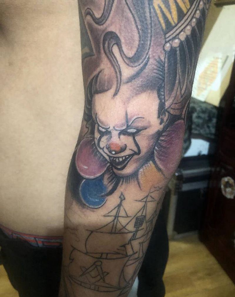 小丑纹身图片_手臂纹身图案