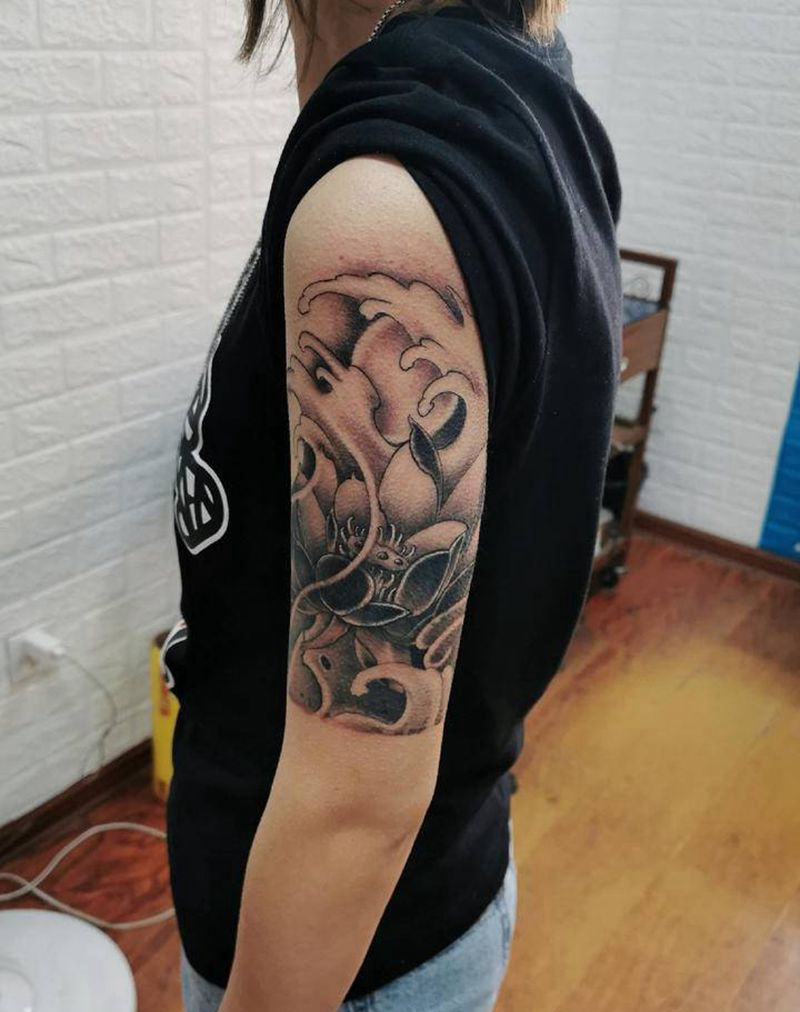 遮盖荷花纹身图片_肩部老传统纹身图案