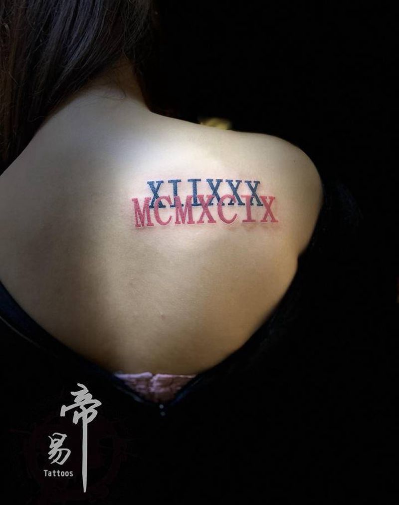 字母纹身图片_背部花体字纹身图案